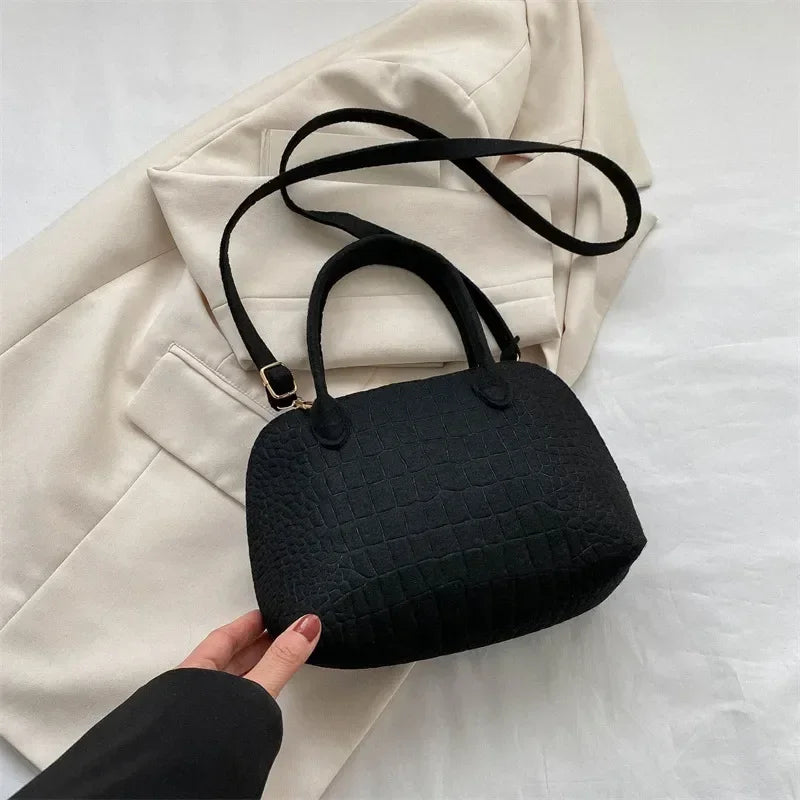 Leisure Commuter Crossbody Bag